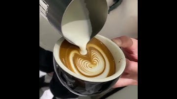 Latte Art ▪︎ Winged Tulip Stack