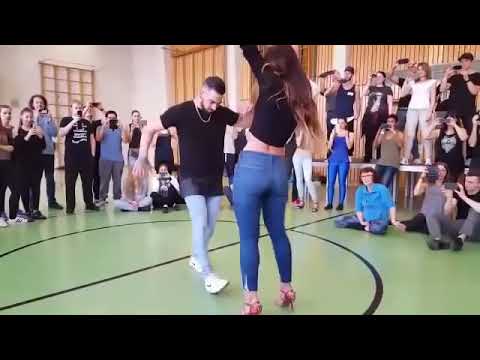 اروع رقص بنت مع شاب على اغنية ( Khalti_fatima) - YouTube