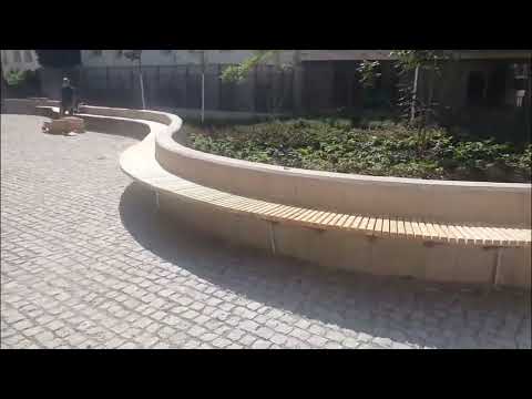 Lavičky ze sibiřského modřínu 45×45 | Rezidence Pekárenský dvůr Brno (realizace)