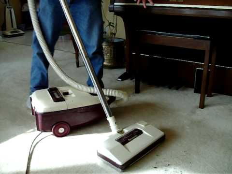 Panasonic Jet Flo canister vacuum MC 9410 - YouTube