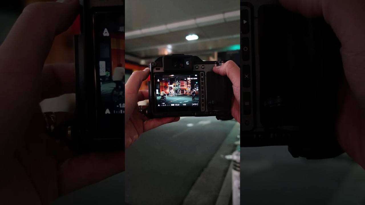 大阪の夜、街のひとコマをそっと切り取る|Hasselblad X2D 100C