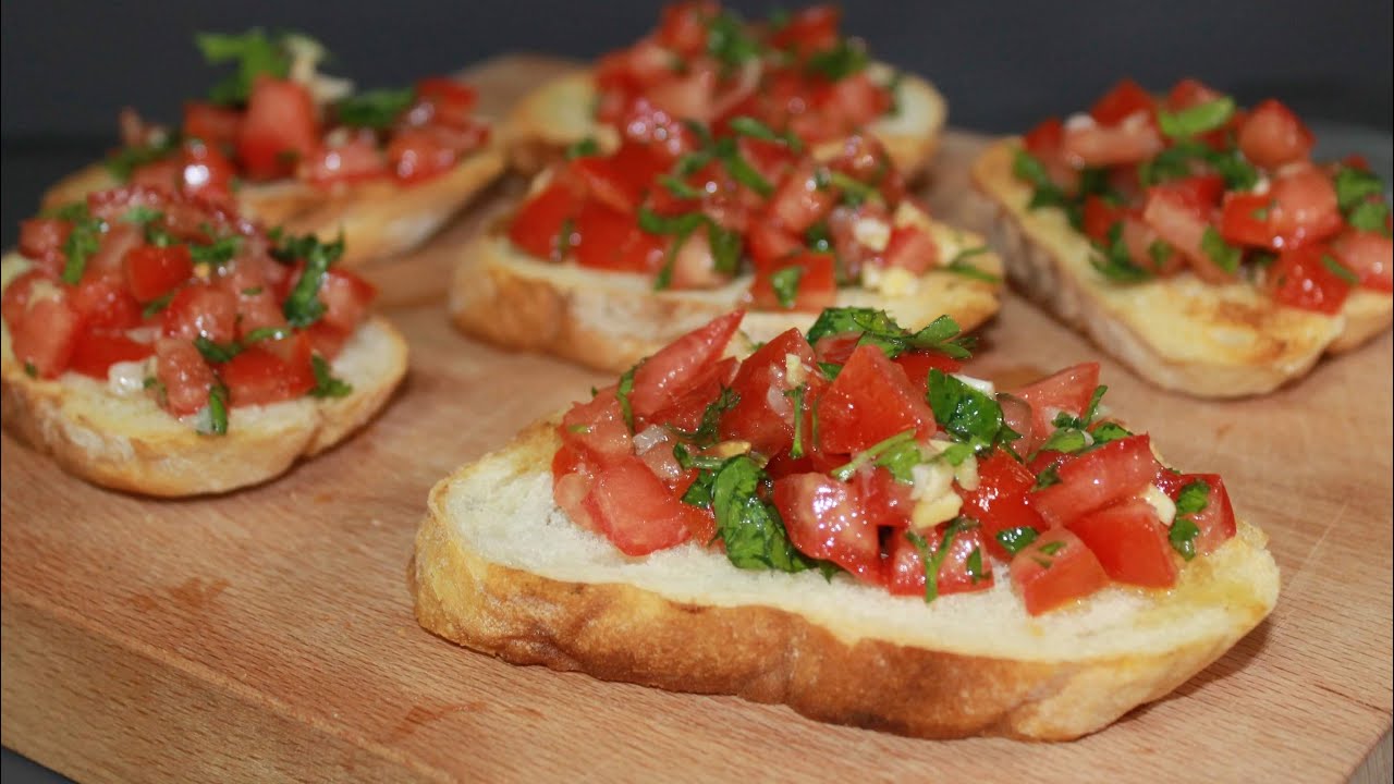 Buke te mbushura me domate, receta verore(BRUSKETA)