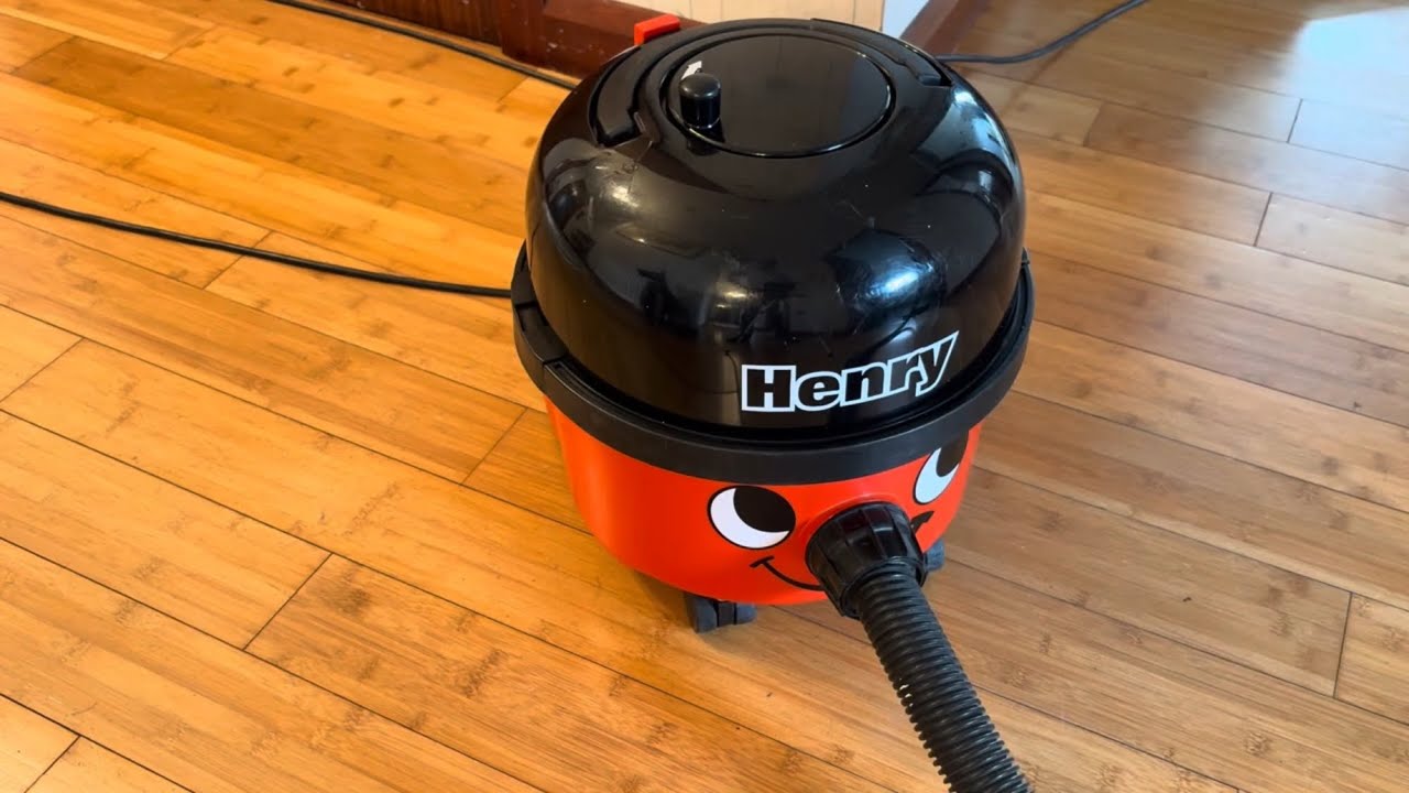 Numatic Henry Hoover HVR200-22 Vacuum Cleaner Restoration - YouTube