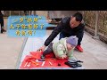 一转眼儿子已经一岁了，举行“抓周仪式”，大家猜猜会先抓什么？(请打开cc字幕看字幕)