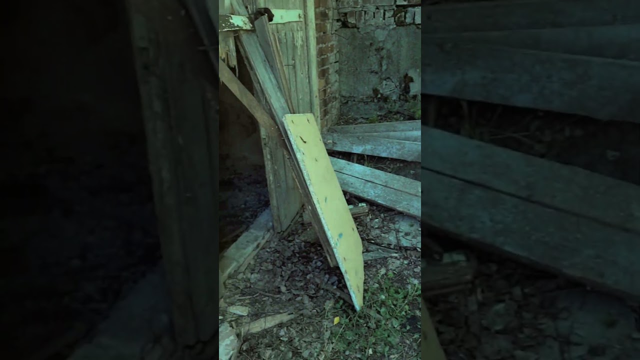 Та самая, ранее закалоченная дверь☠💀... 