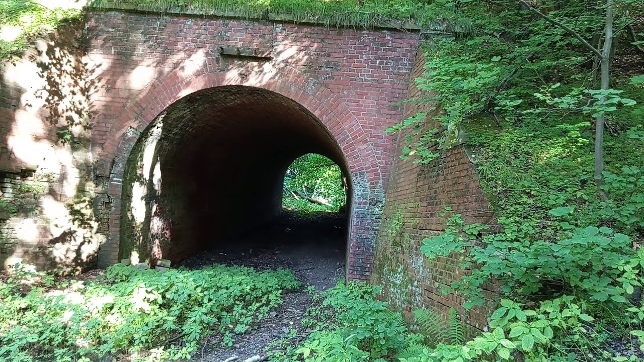 Szlakiem dawnej linii kolejowej Wałbrzych Szczawienko - Boguszów Gorce
