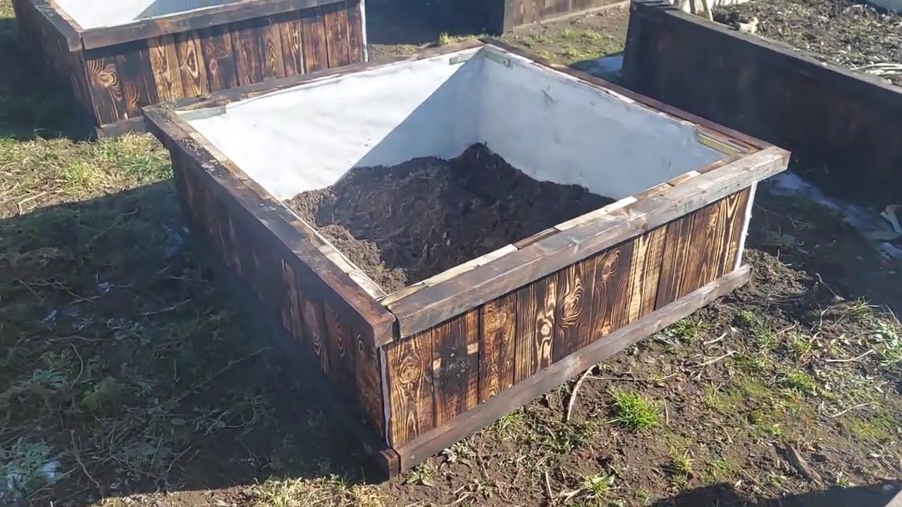 Nowe skrzynie w warzywniku