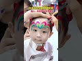 小兔子,是彩绘的入门基础图案;两个兔耳朵+两个大“C”,接着按压上我们的双色花瓣,注意大致要对称,最后再画上线条和花蕊就可以了。简单款的图案可以收38一个,当然加上复杂的点缀和眉心贴,耗时的同时成本