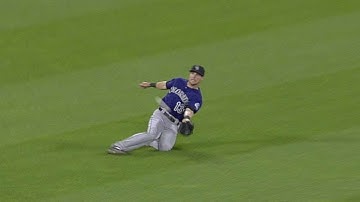 COL@NYM: Stubbs races in for slick sliding catch