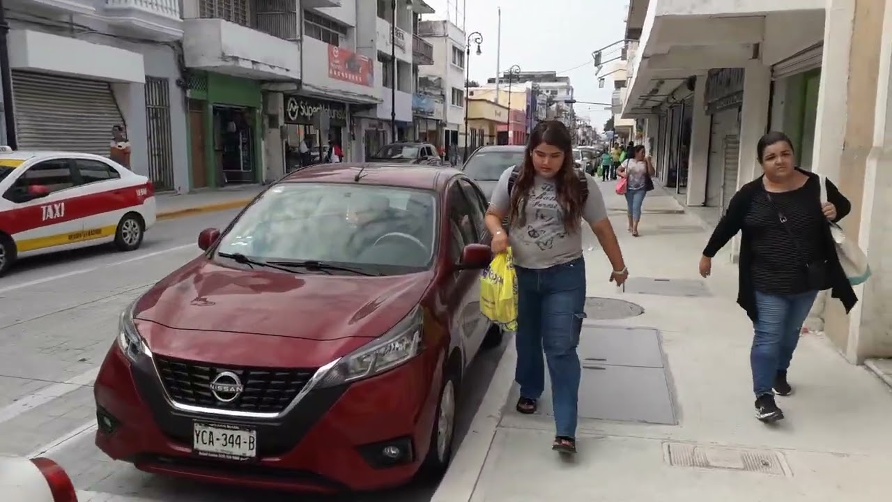 Leo Martz ... Av. 5 de Mayo de Veracruz .......