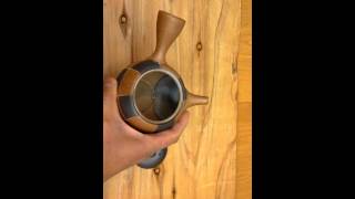 海外のお土産に市松柄の急須