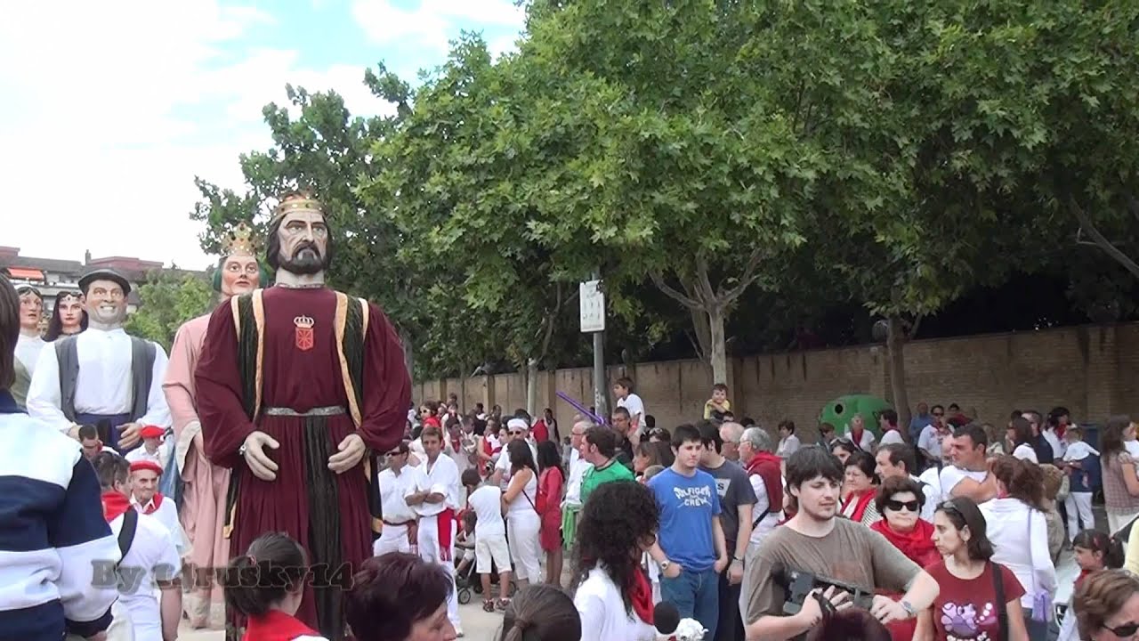 Tudela Fiestas 2011 - Concentración de Gigantes clip 2/5