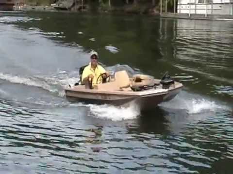 Bomber Scout Bass Boat - YouTube