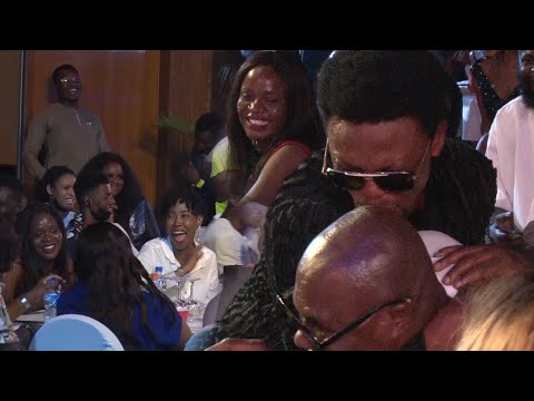 I GO DYE KISSED A BALD HEAD - AY LIVE ABUJA
