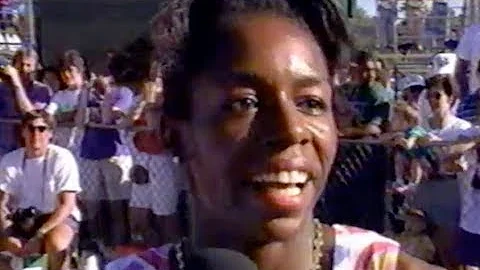 Lynda Tolbert vs. Gail Devers - Women's 100m Hurdl...