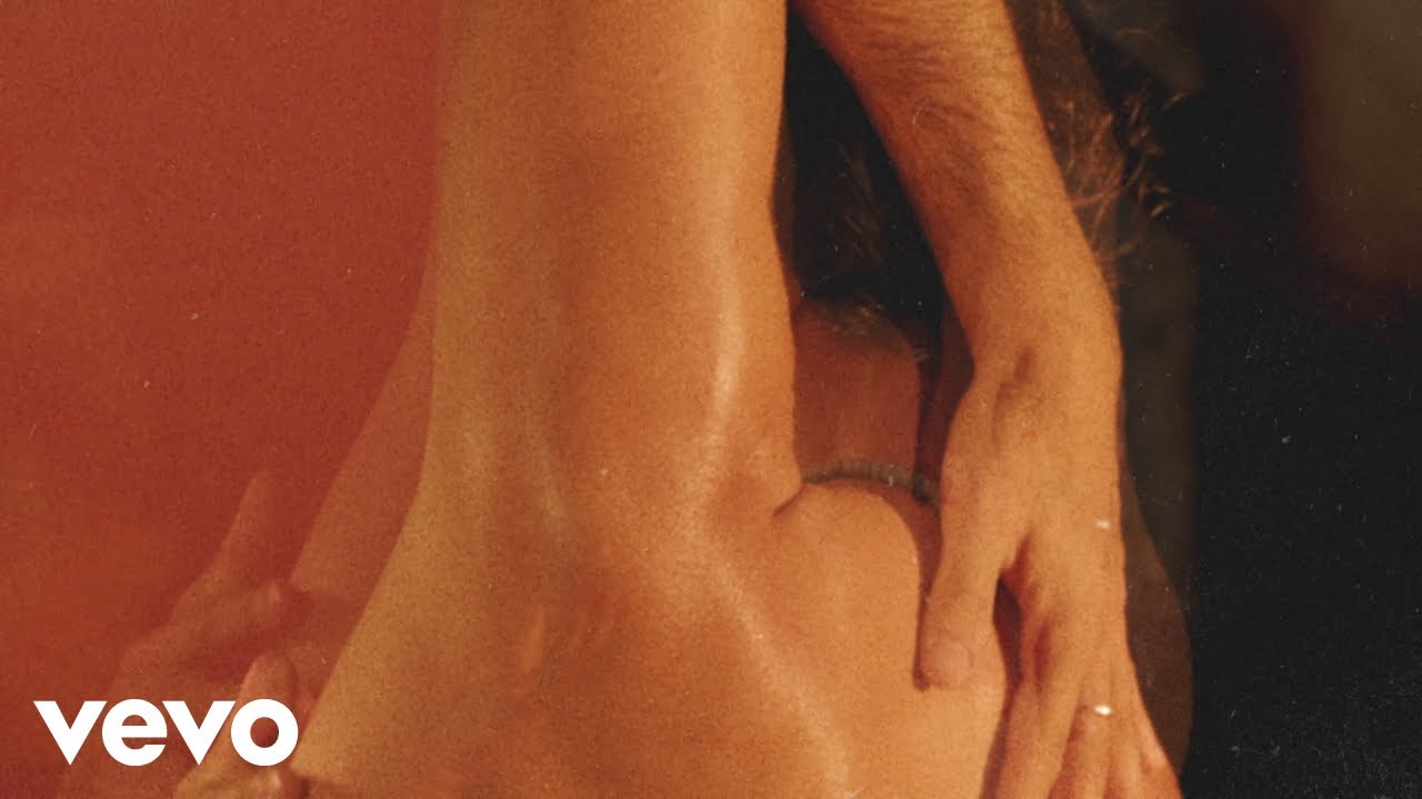 Watch Marco Mengoni - Respira (Visual Video) on YouTube Watch Marco Mengoni - Respira (Visual Video) on YouTube