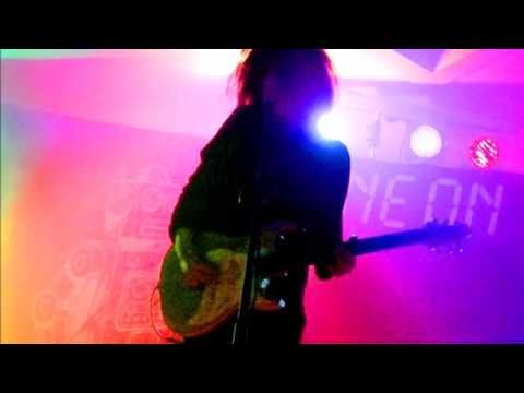 Low Factor - Encore Malade // Bielefeld, Neon Waves / 26/09/2015