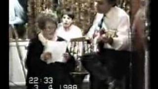 Nonna Tina sings: Vecchio Scarpone