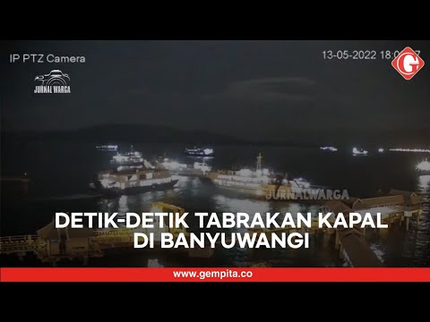 Detik-detik Tabrakan Kapal di Selat Bali