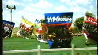 Heste væddeløbs reklame med slikposer (Haribo)