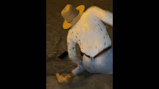 Lady Not Used to Wearing Heels Lost Her Balance Then Fell Trying to Get Her Phone