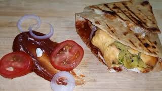 Trending wrap Recipe with Roti/ Chapati|Trending wrap hack with batata vada|Simple Quick Recipe