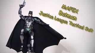 Mafex Batman: Tactical Suit - Justice League - Review