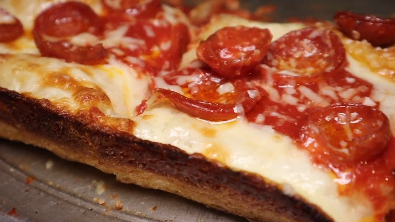 DETROIT Style PIZZA in NEW YORK CITY | NYC PIZZA Tour: Detroit Pizza