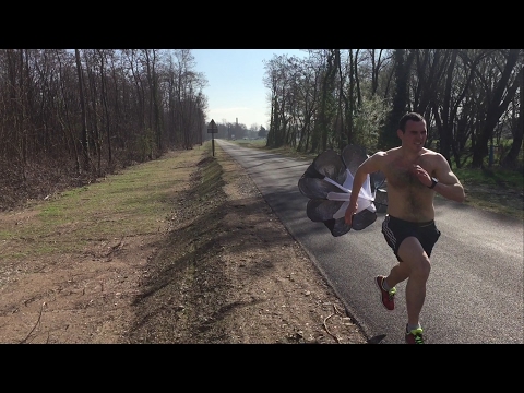 PARACHUTE RUNNING SPRINTING 200M COURIR AVEC UN PARACHUTE 200M PARACHUTE RUNNING TEST UNBOXING