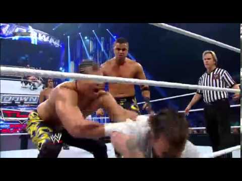 The Great Khali & Hornswoggle vs. Epico & Primo: SmackDown, Dec. 7, 2012