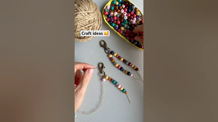 Make a Cute Keychain with Beads - perfect gift idea! #diy #giftideas