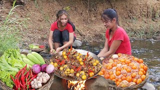 Chicken egg cooking spicy for food and Eating delicious - Survival skills cooking