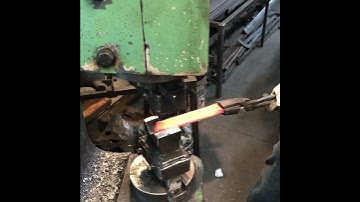 89178250 17E4 4B7A 945B 8A9202DCAFC1 Forging a corner chisel