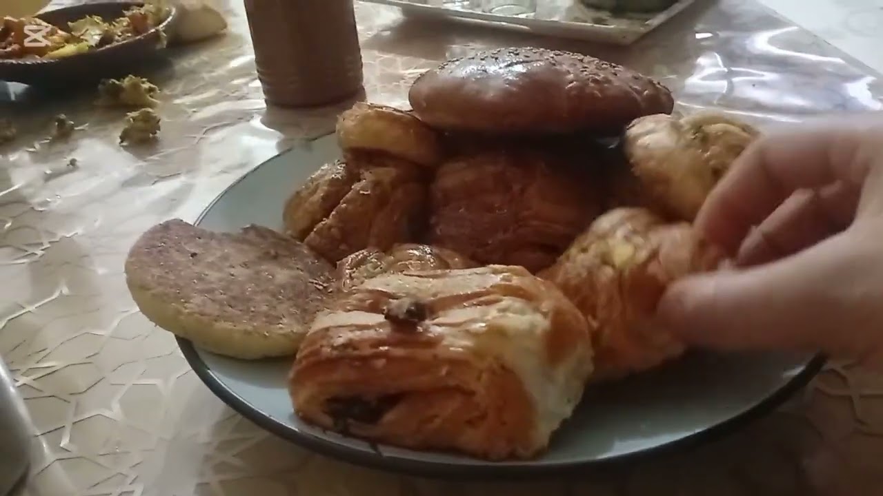 Labkhour yakhti m3a chta 