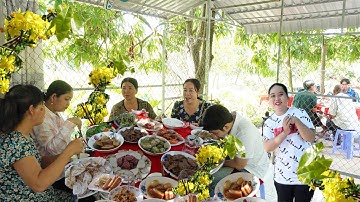 TẾT MIỀN TÂY / RỘN RÀNG BỮA TIỆC NGÀY MÙNG 1 TẾT GIA ĐÌNH SUM HỌP | KBMT