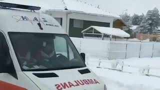 Kar Da Yanlayan Ambulans Araci