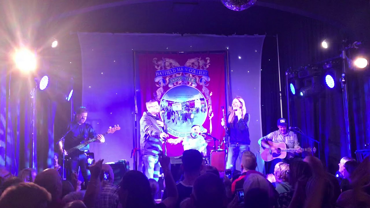 Paul Heaton & Jacqui Abbott - You keep it all in - Hatfield Main pit club