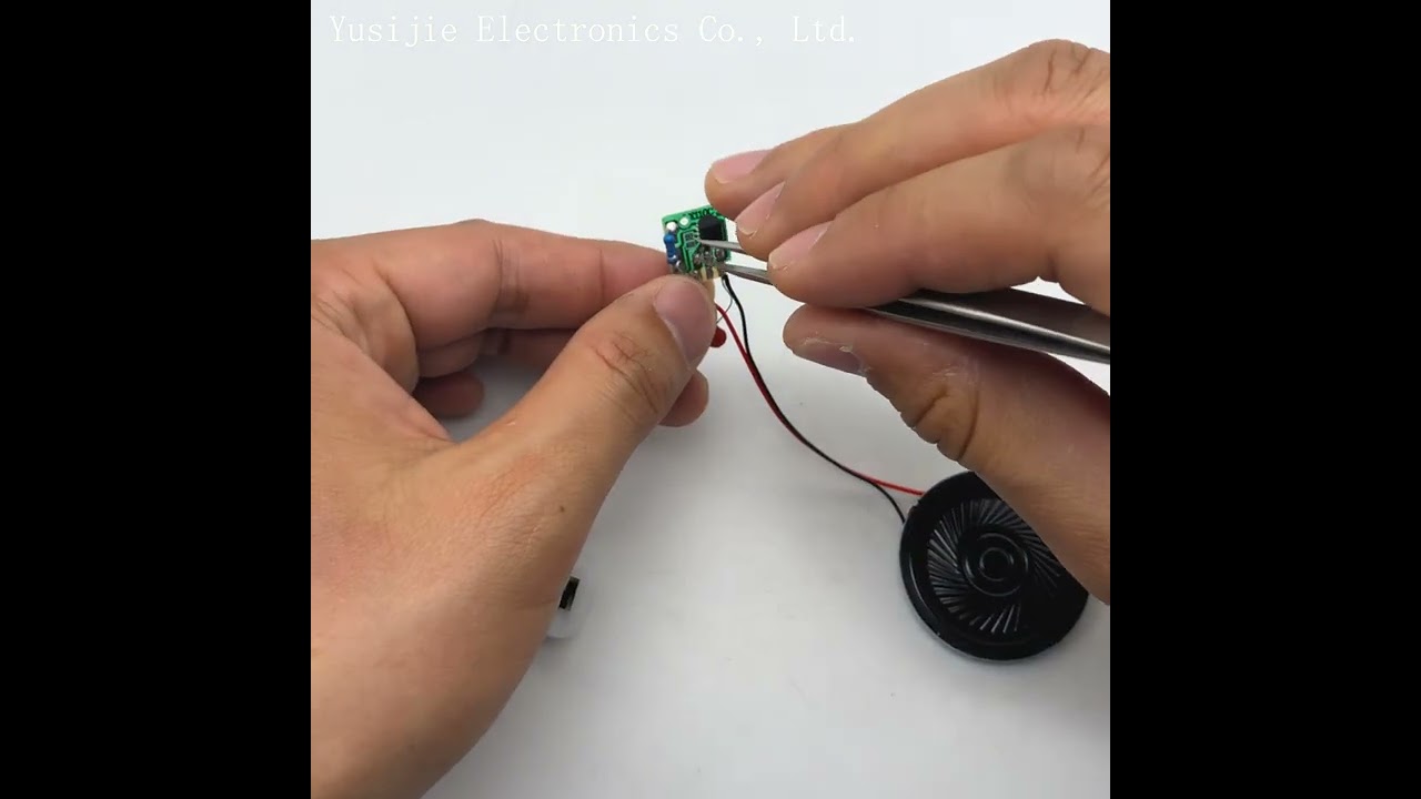 Alarm chip Fire truck warning sound electronic music two-in-one circuit board police car IC