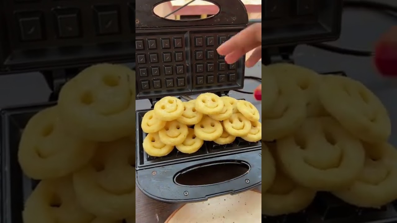 McCain Smiley Se Waffle Try kia - So Much oil came out 😱😱 | Day 15 of 30 Days Challenge | So Saute