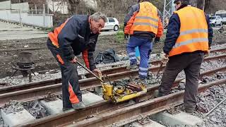 Как се заваряват релси в ЖП/How rails are welded in railways #заваряваненарелси #railway #welding