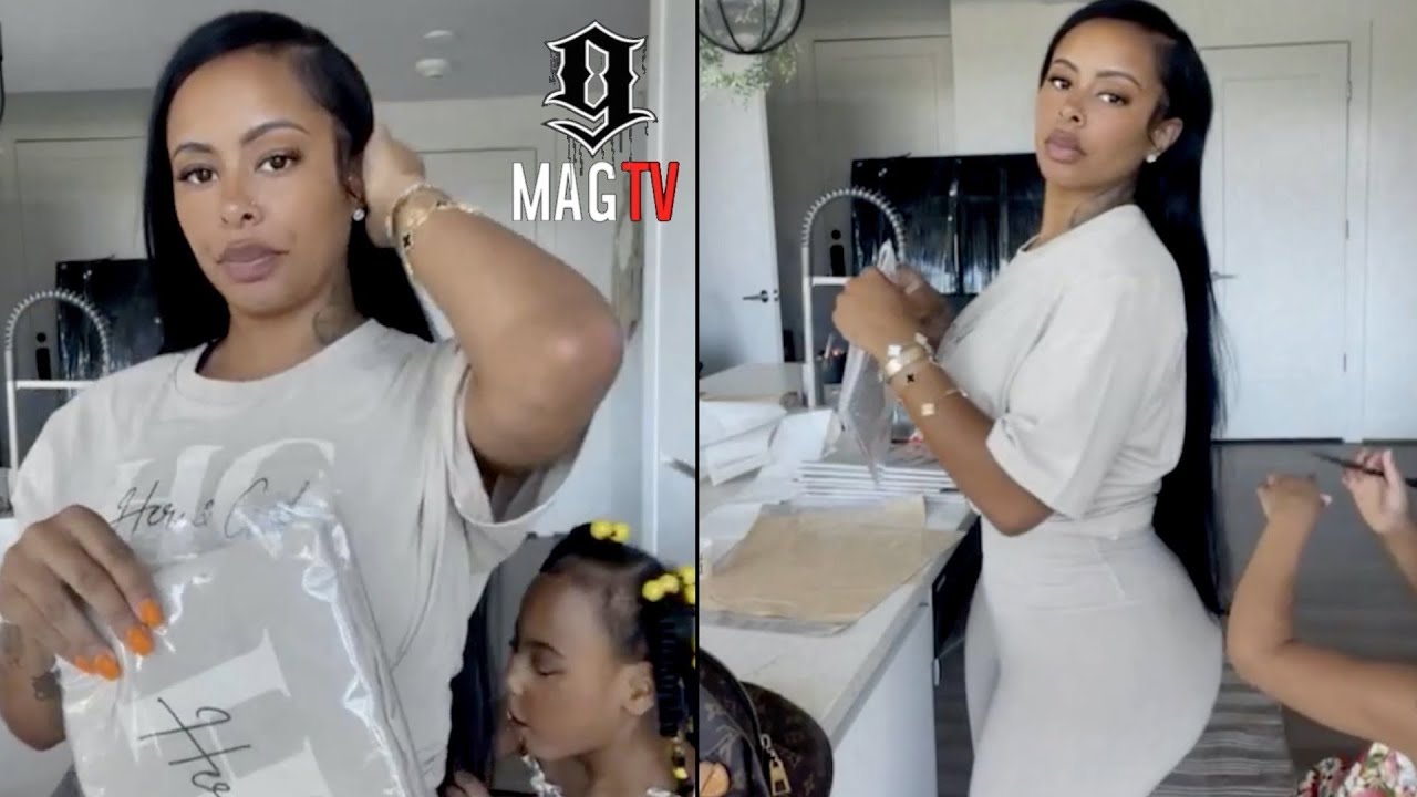 Alexis Skyy Got The Yamz & Inches Out While Shipping Orders During Mommy Duty! 🍑