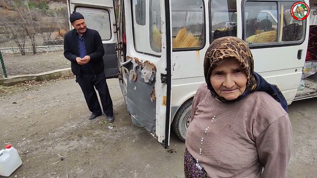 KÖY BAKKALI VE MANAVI,  FARUK ÇIPLAK.