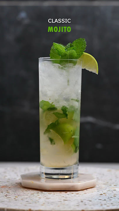 Classic Mojito 🍋‍🟩🍃#mojito #cocktails #bar #drinkrecipes