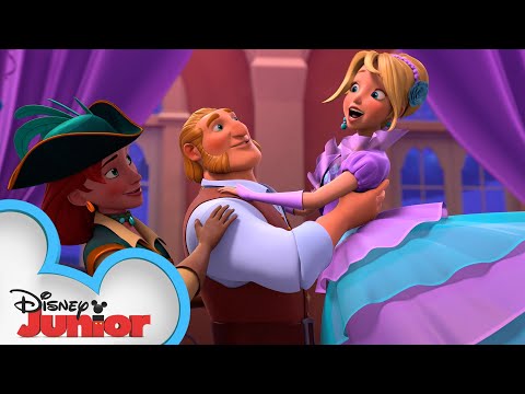 Naomi's Quinceañera 🎉 | Hispanic Heritage Month | Elena of Avalor | Disney Junior