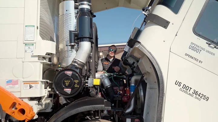 Mack LR Residential Front Loader Part 4 - Engine