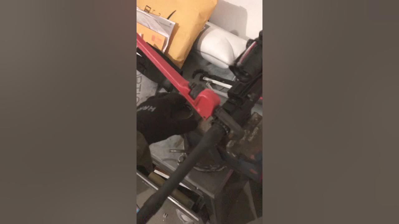 Removing seized barrel nut on an AR15 upper YouTube