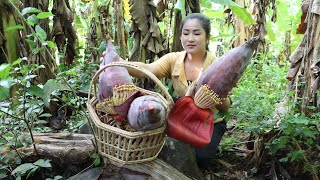 Giant Banana Flower Is Good For My Recipes / Roasted Chicken And Banana Flower Soup Cooking