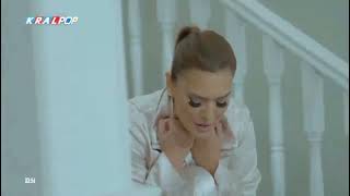 Demet Akalın - \