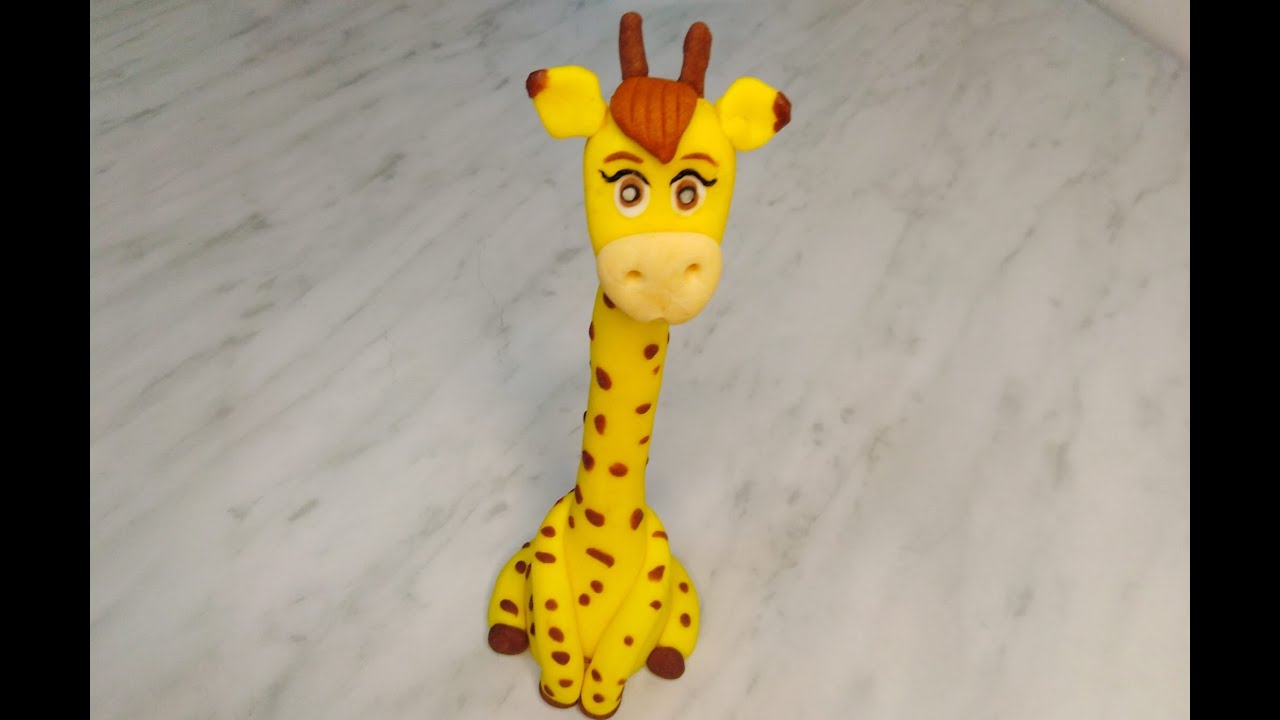   مجسم زرافة كيوت بعجينة السكر 🦒 | سلسلة مجسمات حيوانات