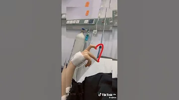 صور كانها لك في مستشفى اخدعي بها اصدقائك 